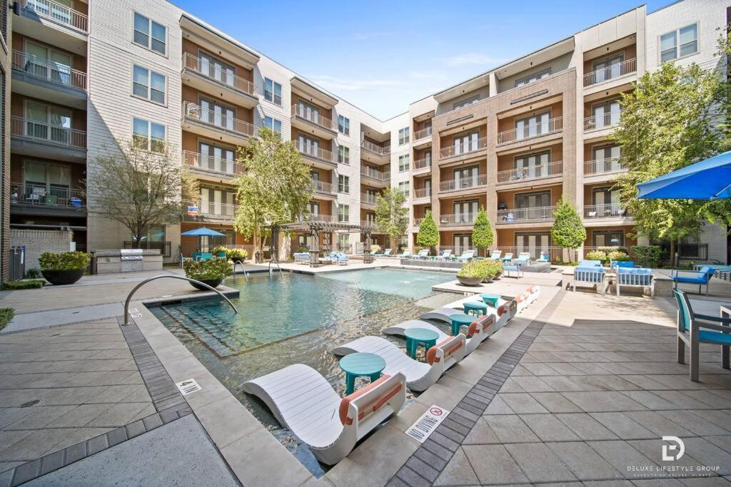 Downtown Houston Deluxe King Suite With Spa Amenities, Pool And Free Parking Bagian luar foto